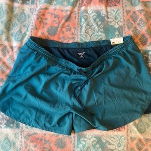 Old Navy active shorts NWT!